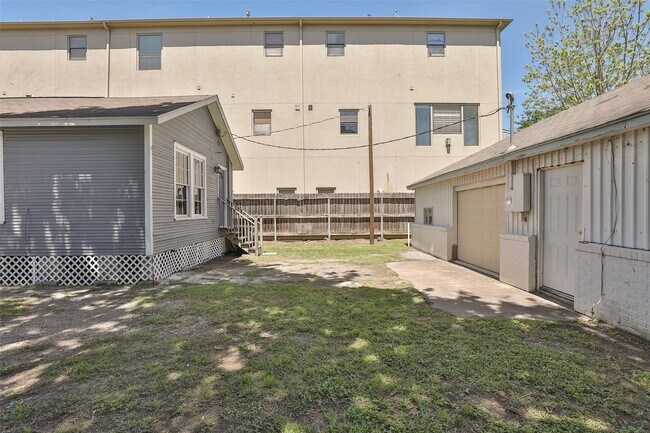 Building Photo - 1204 Birdsall St