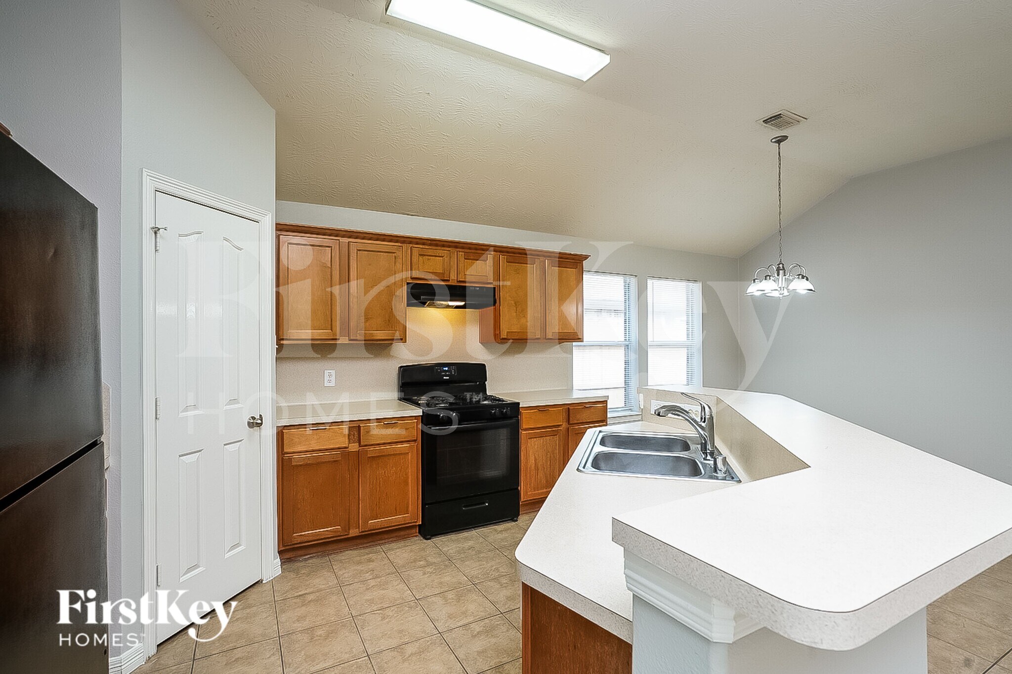 Building Photo - 4531 Bridgevillage Dr