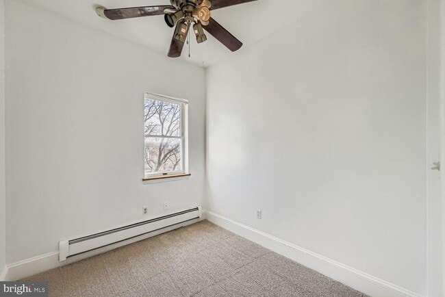 Building Photo - 3143 Dillon St