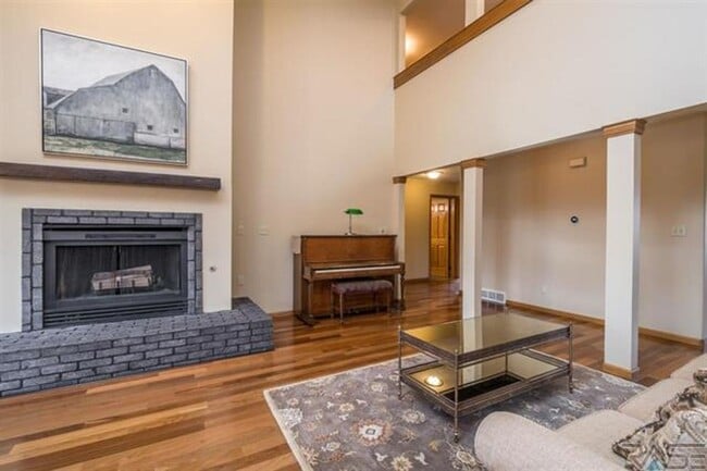 Building Photo - 4404 S Yellowstone Ln