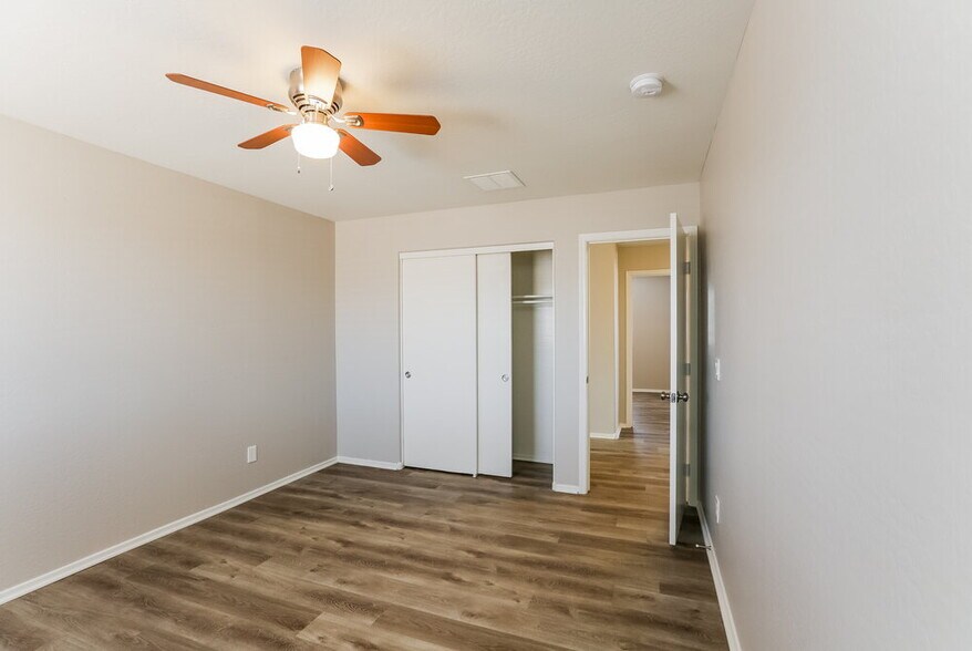 Building Photo - 6516 S 74th Ln