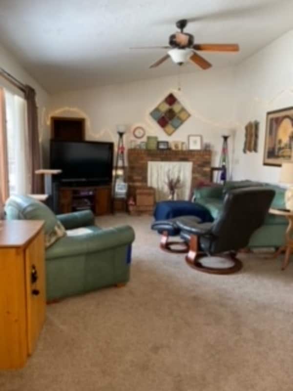 Building Photo - 2832 W Glenpark Dr