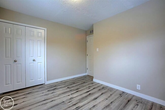 Building Photo - 47705 Roland St