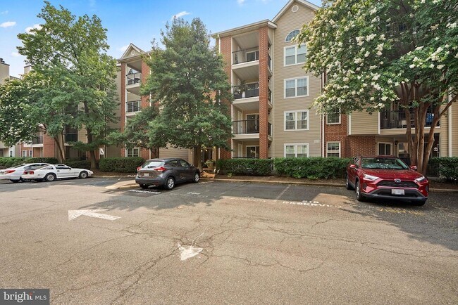 Building Photo - 3311 Wyndham Cir