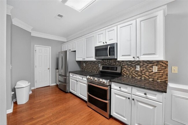 Building Photo - 605 Lofty Ln