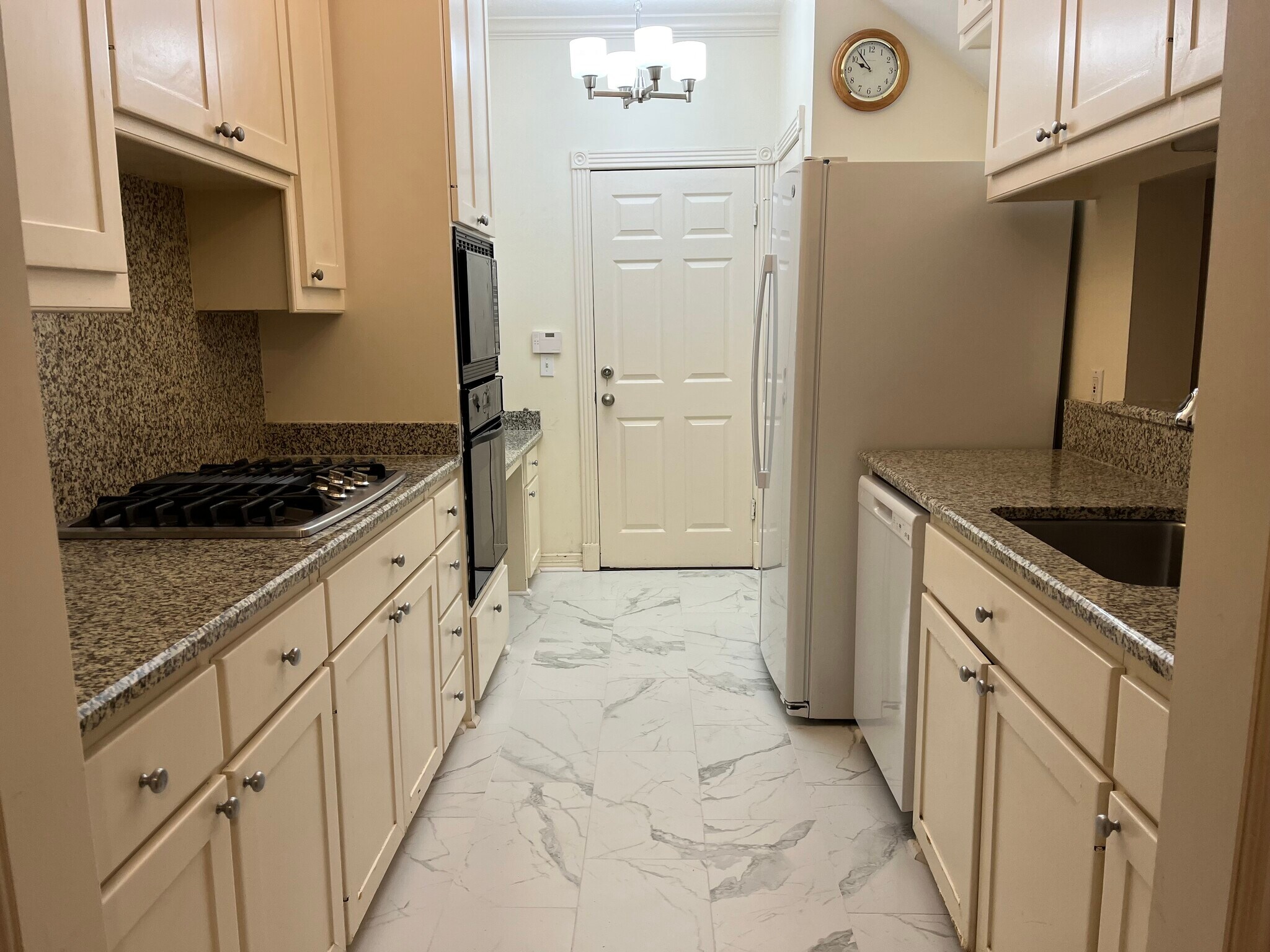 Building Photo - 6855 Bellgreen Dr