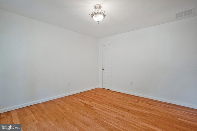 Building Photo - 1804 Grafton Ln