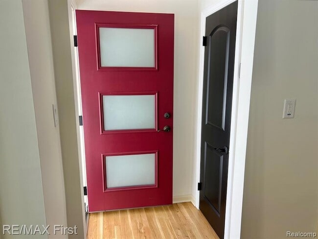 Building Photo - 4516 Robinwood Ave