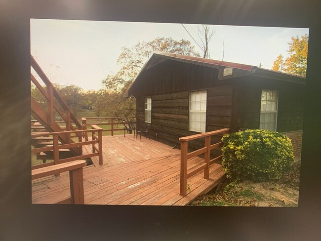 Building Photo - Fully Furnished Cabin on Eufaula Lake