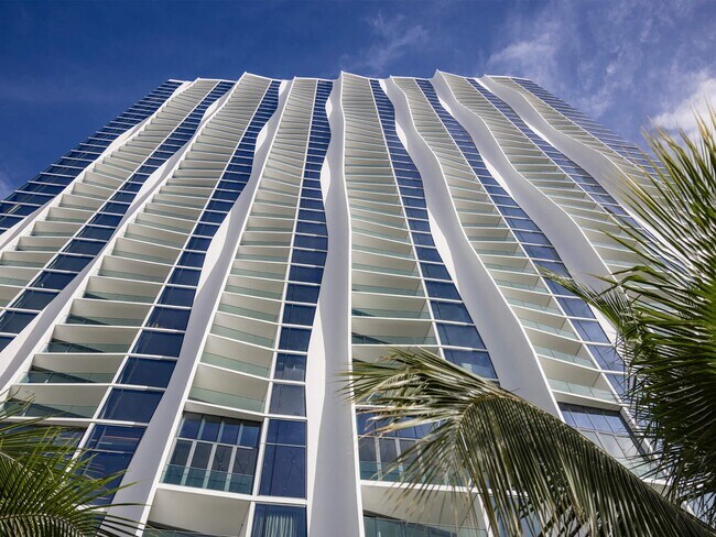 Building Photo - KOULA 2b2b1pkg Ready to Move In!