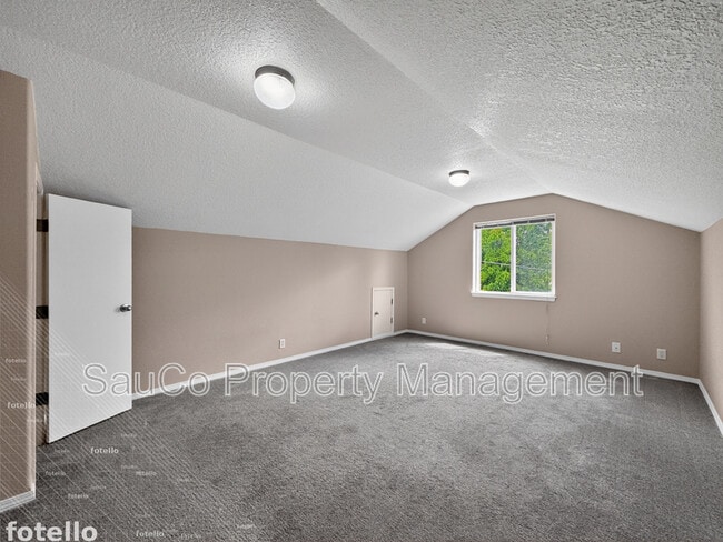 Building Photo - 661 NW Connell Ave