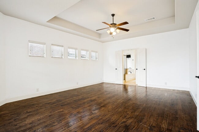 Building Photo - Spacious & Charming Home in Desirable Savannah Community