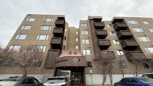 Building Photo - Luxury 2 bedroom, 1 bathroom downtown cond...