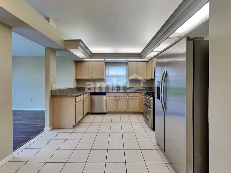 Building Photo - 27501 Sky Lake Cir