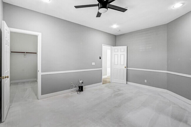 Building Photo - 4386 Bayhill Ln
