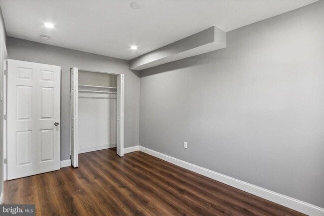 Building Photo - 296 Greenough St