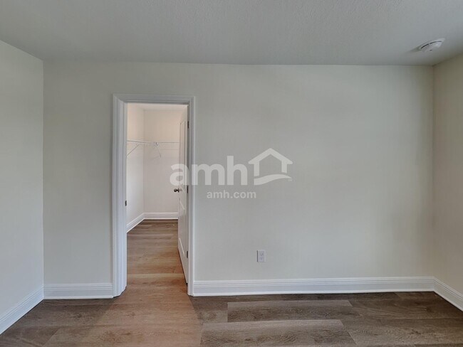 Building Photo - 5968 Pinewood Ests Dr