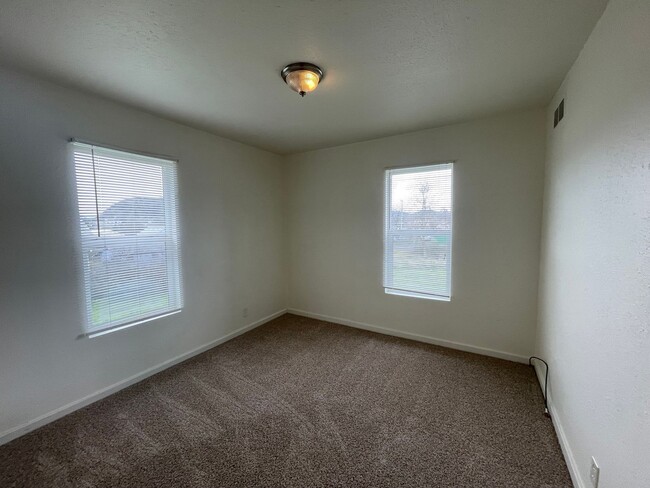 Building Photo - Cute 2-Bedroom, 1-Bath Home with Shed