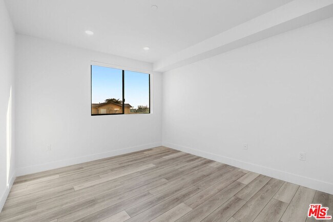 Building Photo - 3632 Keystone Av