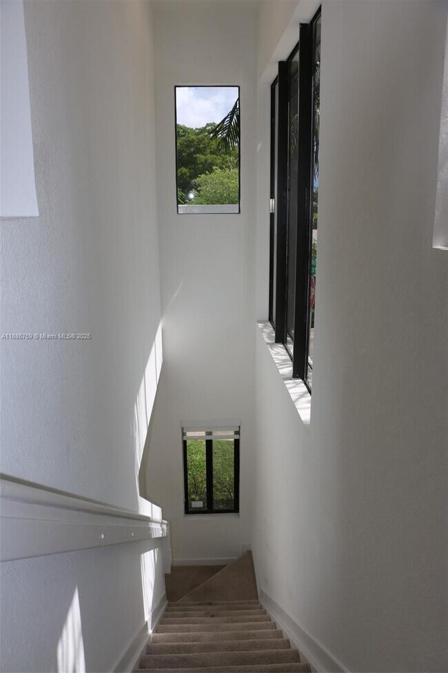 Building Photo - 25372 SW 135th Ave