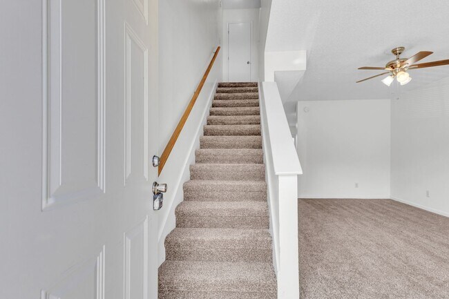 Building Photo - 289 Stateline Road - Oak Grove