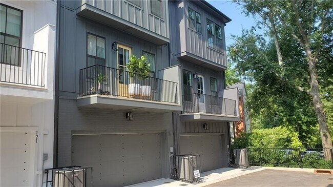 Building Photo - 117 Chestnut Cir