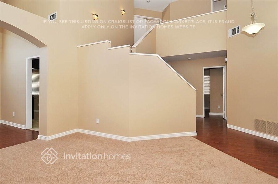 Building Photo - 15135 Mimosa Dr