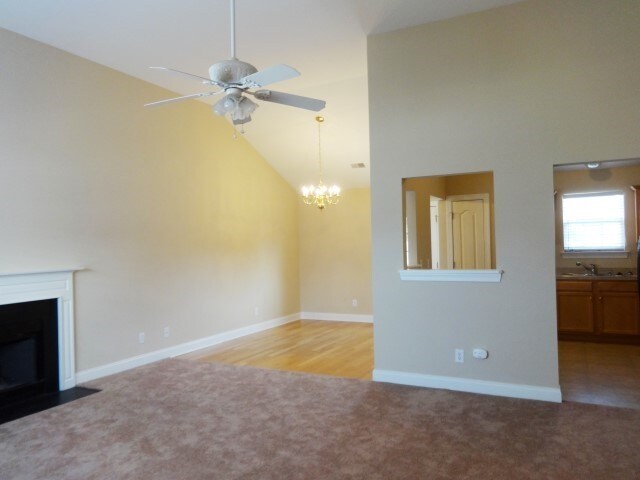 Building Photo - 425 Equinox Cir