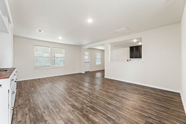 Building Photo - 5710 Pampus Prairie Rd