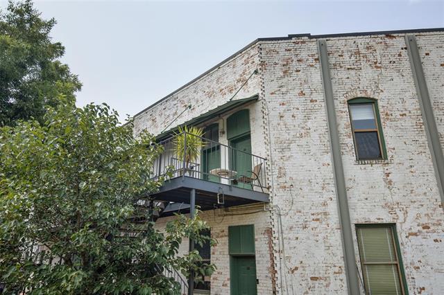 Building Photo - 2220 S Harwood St