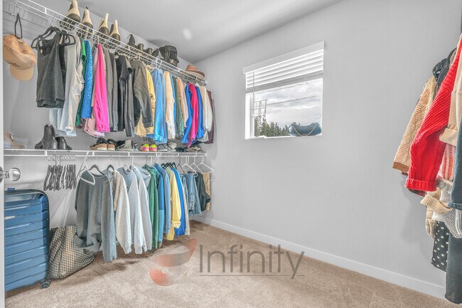 Building Photo - 8943 SW Vermillion Dr