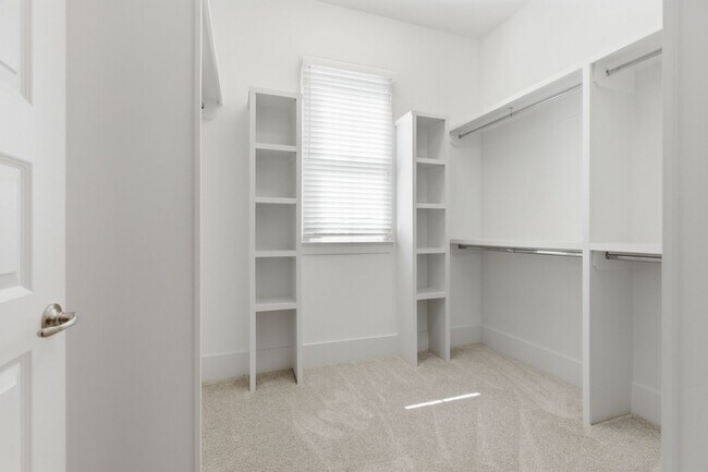 Building Photo - 1926A Castleman Dr