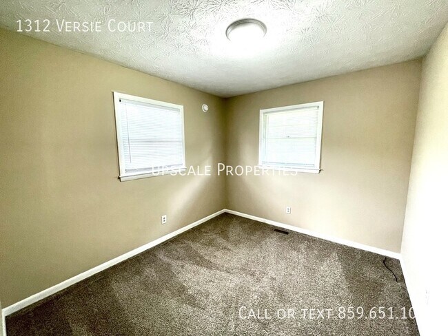 Building Photo - 1312 Versie Ct