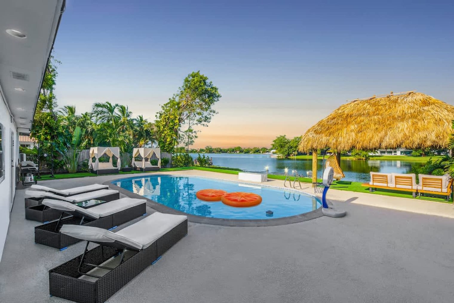 Building Photo - 18725 NE 18th Ave