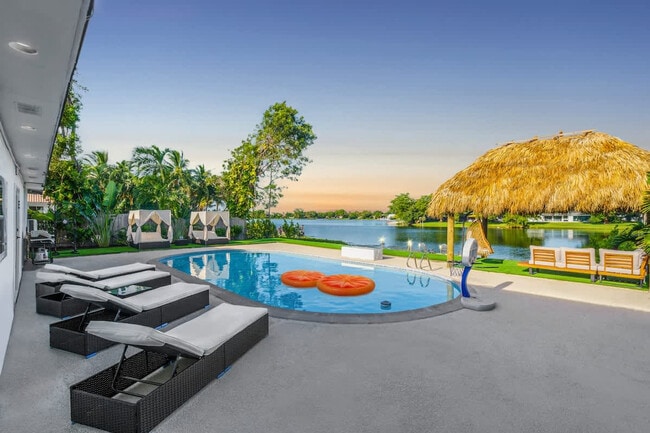 Building Photo - 18725 NE 18th Ave