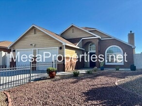 Building Photo - 13871 Oakmont Dr