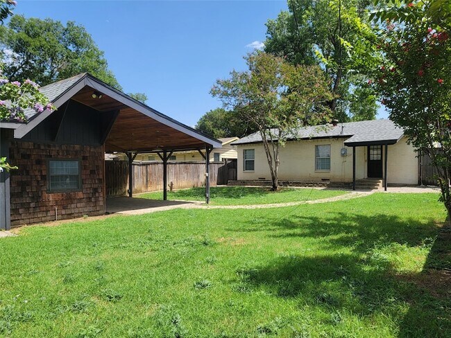 Building Photo - 1225 Blalock Ave
