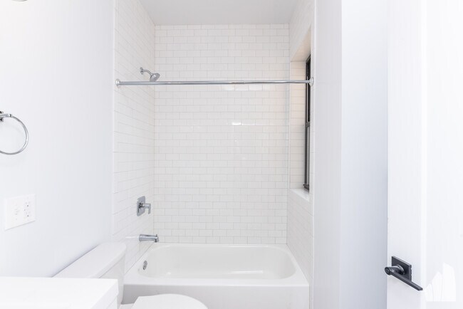 Building Photo - 3409 W Fullerton-2