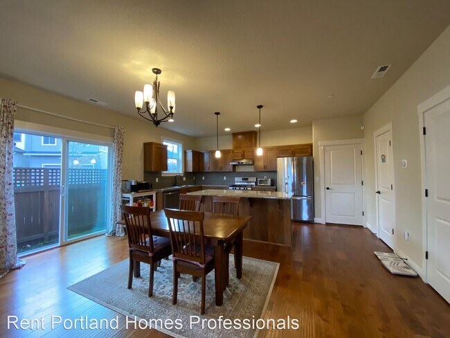 Building Photo - 4 br, 2.5 bath House - 10868 SW Stockholm ...