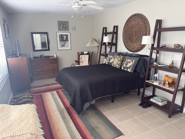 Building Photo - 4921 Hyacinth Way S