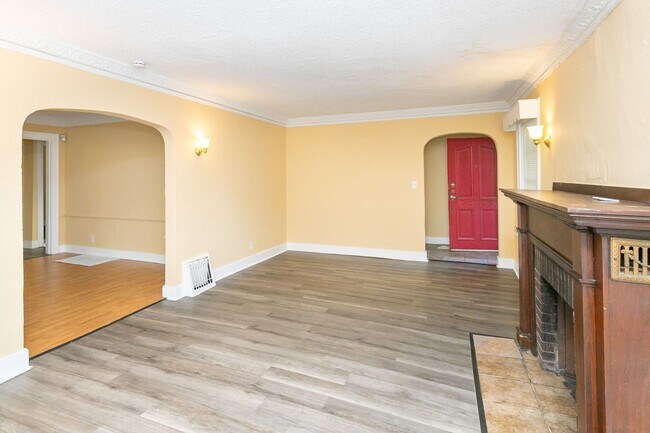 Building Photo - 7210 Bellefontaine Ave