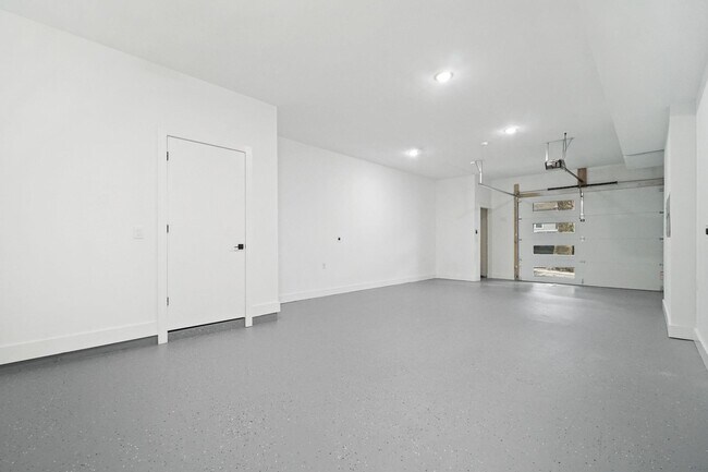 Building Photo - 7 Lienau Pl