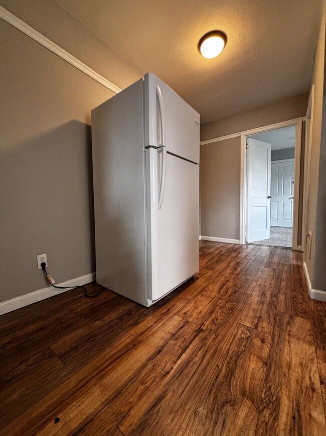 Building Photo - Beautiful 1 bed apartment, just off I-675 ...