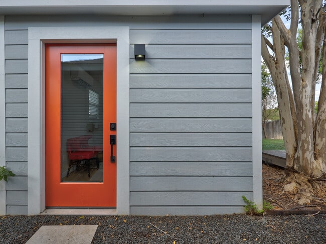 Building Photo - 12032 Shropshire Blvd