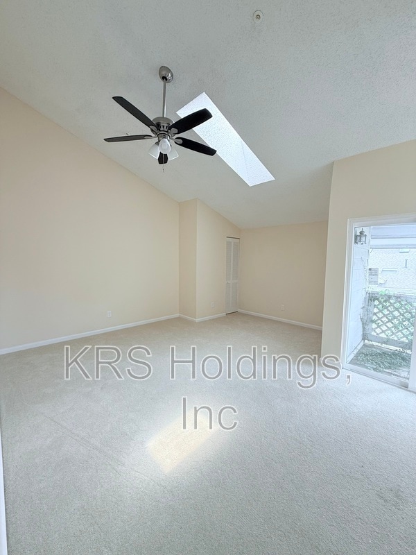 Building Photo - 4921 Hollenden Dr