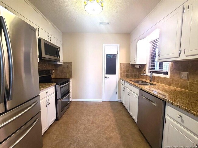 Building Photo - 6744 Irongate Dr