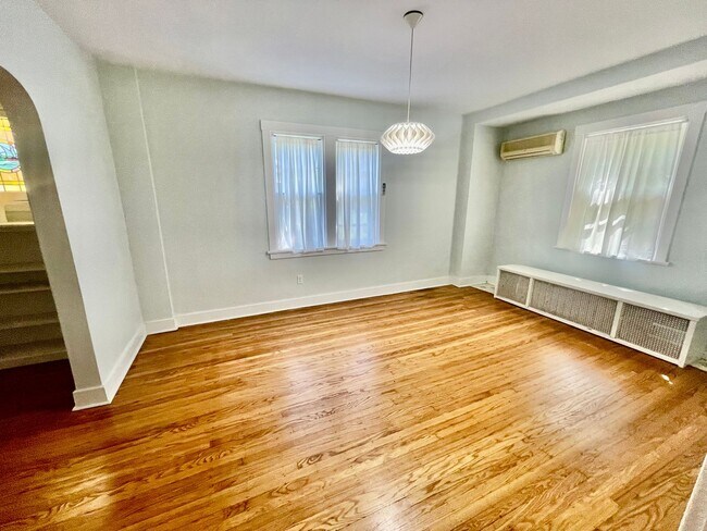 Building Photo - Charming Pittsburgh Retreat: 3-Bed Home with Hardwood Floors, Basement, and Private Porches