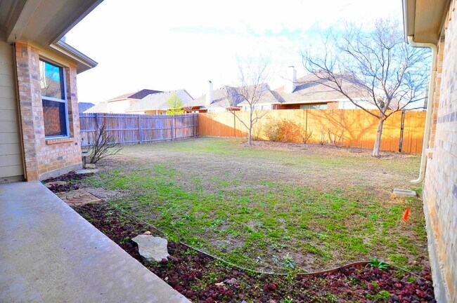 Building Photo - 5908 Parkplace Dr