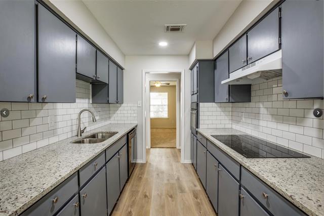 Building Photo - 710 Palm Ave