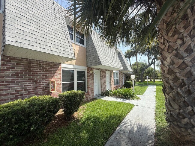 Building Photo - 1610 S Palmetto Ave